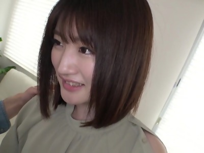   siro-4504　ニスカートから伸びた脚もきめ細かい柔肌 